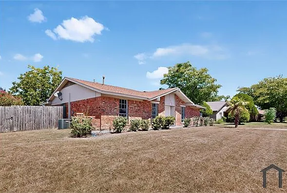 3437 Latham Dr