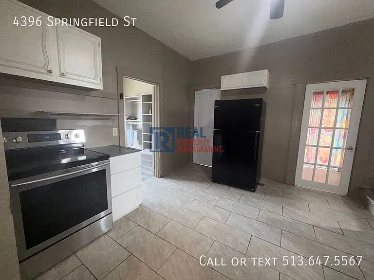 4396 Springfield St — Photo 10