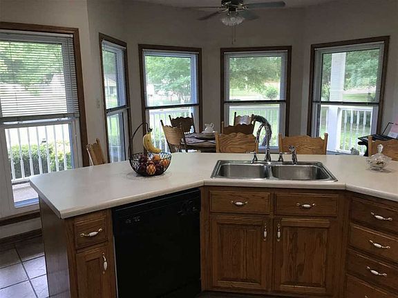 5th image of 7635 Parkland Dr