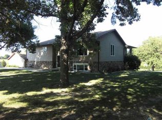 3408 N Reppert Ave, Sioux Falls, SD 57107