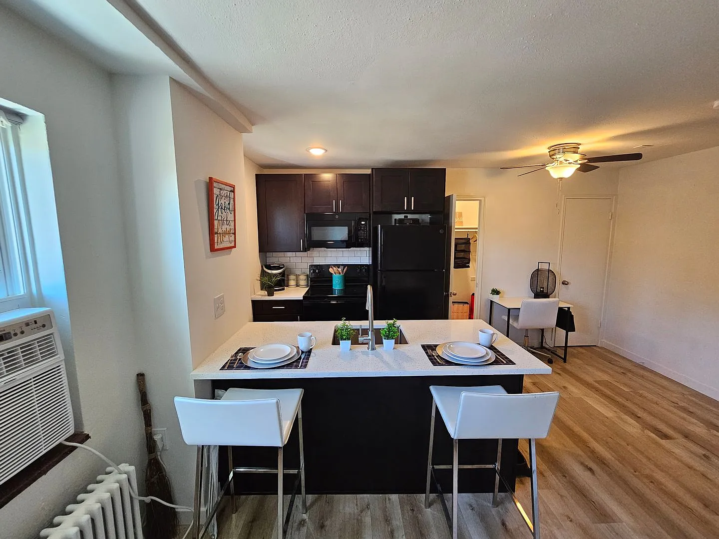 Hillside Apartments — Photo 2