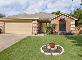 757 Tanglewood Dr, Burleson, TX 76028