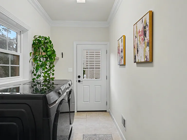 509 S Highland St — Photo 26