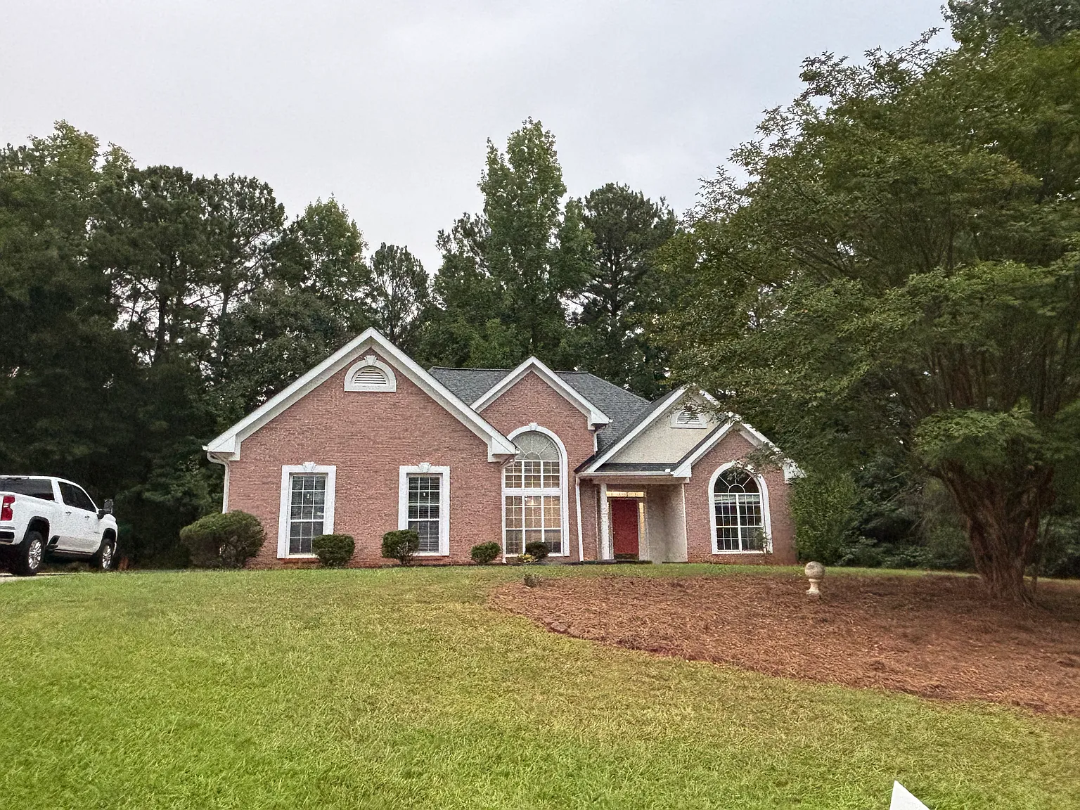 3 bed, 1766 sqft, $2,400 — Photo 1