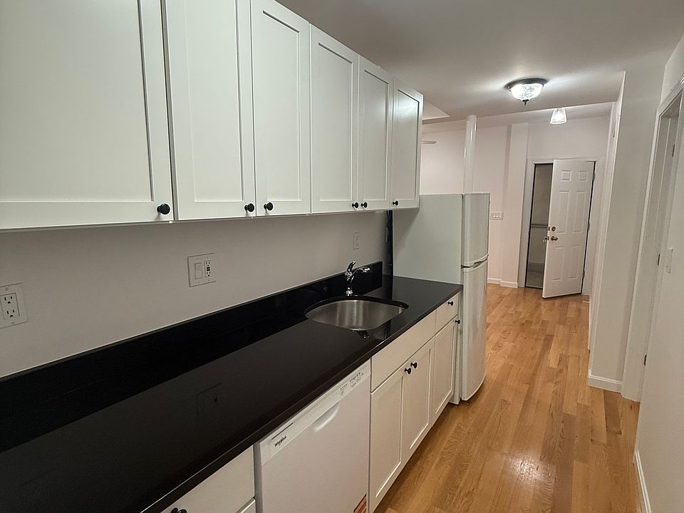 1st image of 103 Hemenway St APT 1