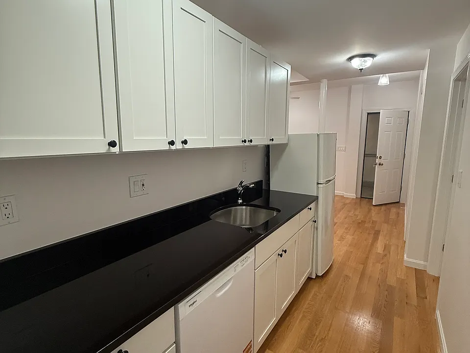 103 Hemenway St #1