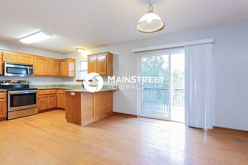 2215 Glenside Rd — Photo 4