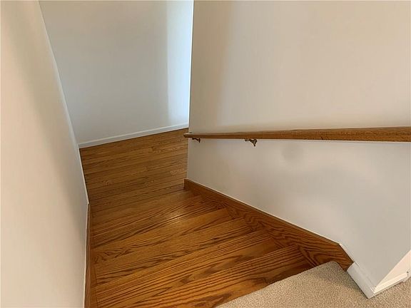 4th image of 1310 Tower Ln