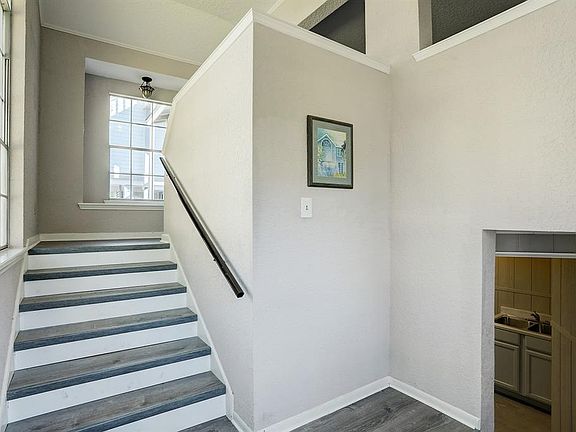 LIGHT AND BRIGHT ENTRY.