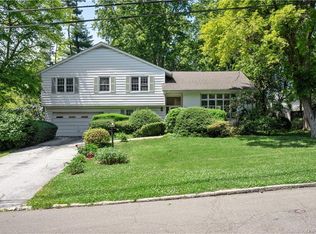 132 Surrey Dr, New Rochelle, NY 10804