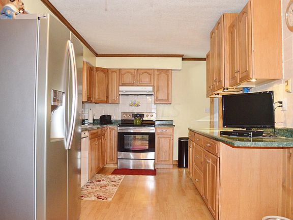 5th image of 126 Marlyn Dr NE