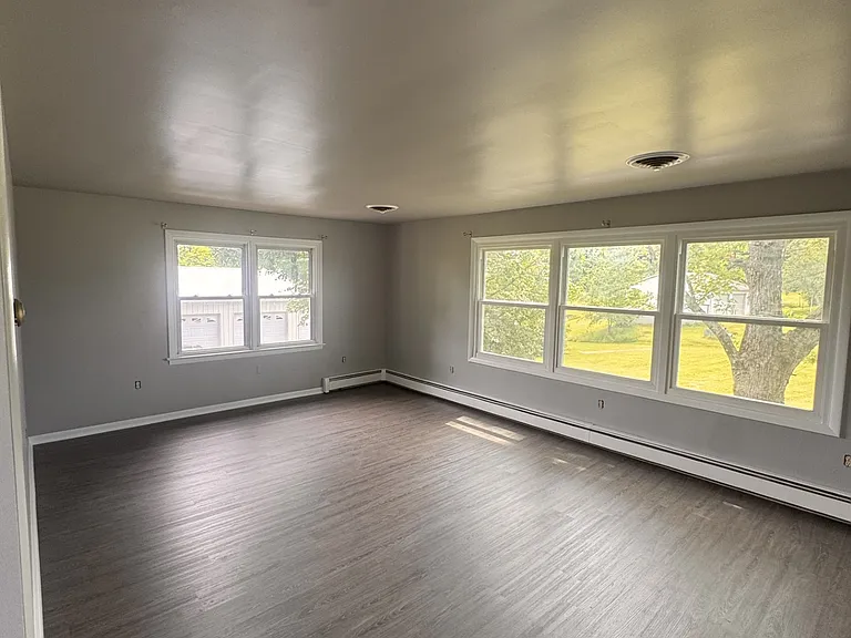 10033 Jonestown Rd — Photo 12