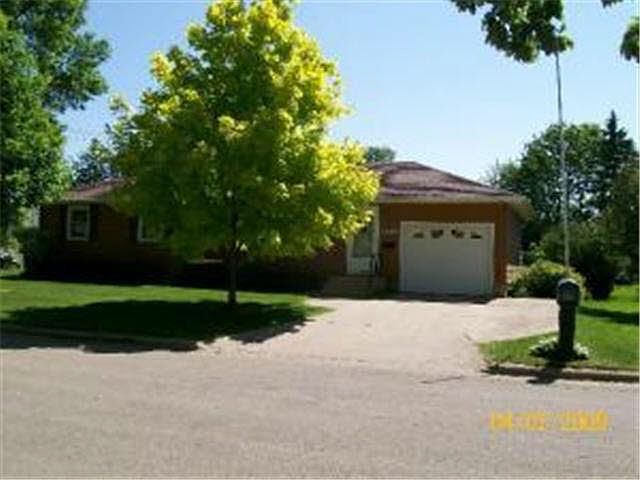 1st image of 1604 Morley Avenue