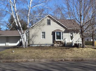 510 S 4th St, Luck, WI 54853