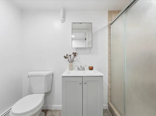 168 Carlton Avenue image 20 of 25