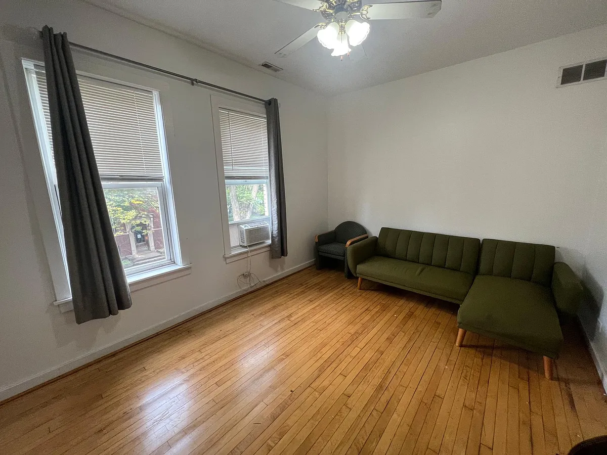 Building Photo - 3213 W Beach Ave #2B