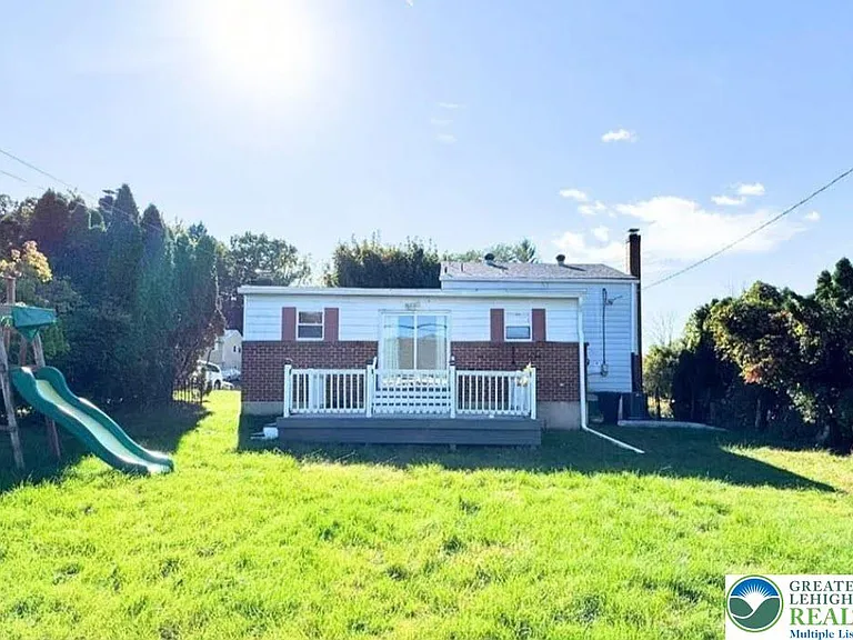 2413 S Church St — Photo 23
