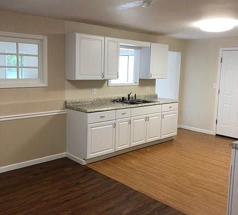 3rd image of 3073 Glengarry Dr