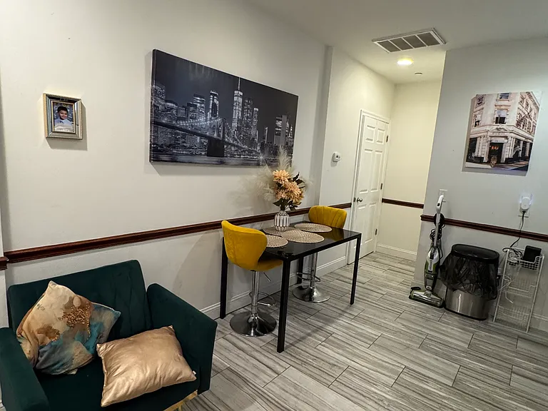730 Sansom St #205 — Photo 9