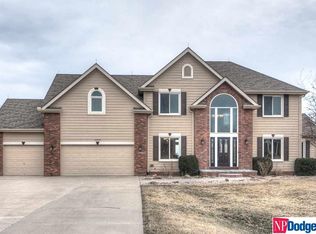 10909 Lake Ridge Dr, Omaha, NE 68136