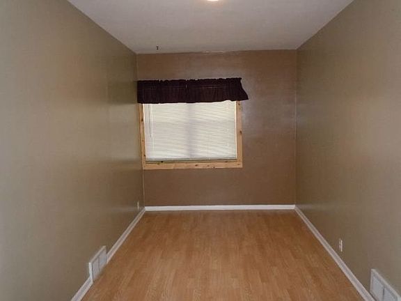 4th image of 706 Pine St