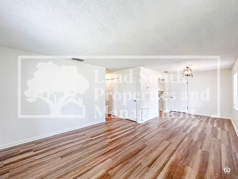 246 Mary Catherine Ct — Photo 3