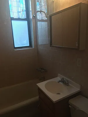 Rented by Johanna Vasiliadis, LREB | media 9