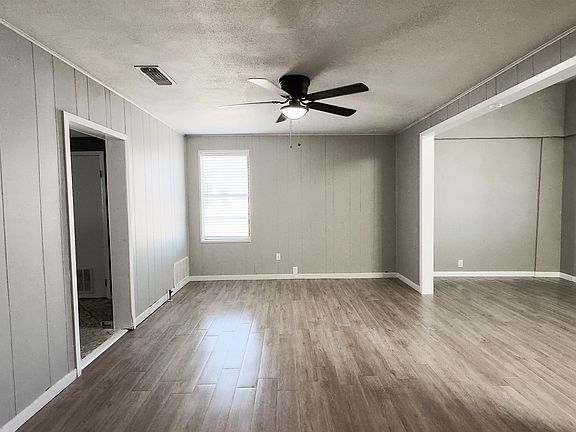 4th image of 212 Avenue L