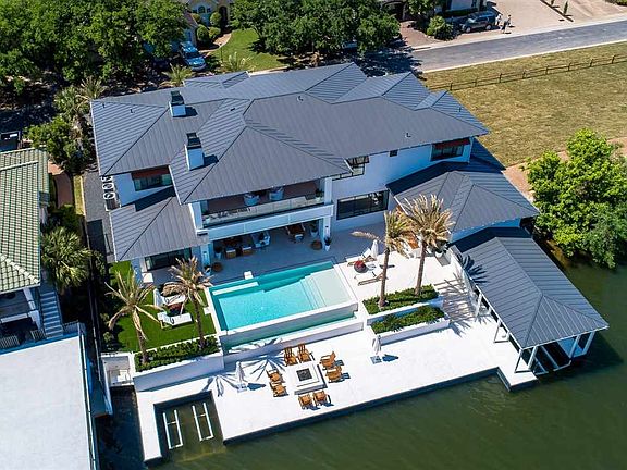 3rd image of 510 Lighthouse Dr