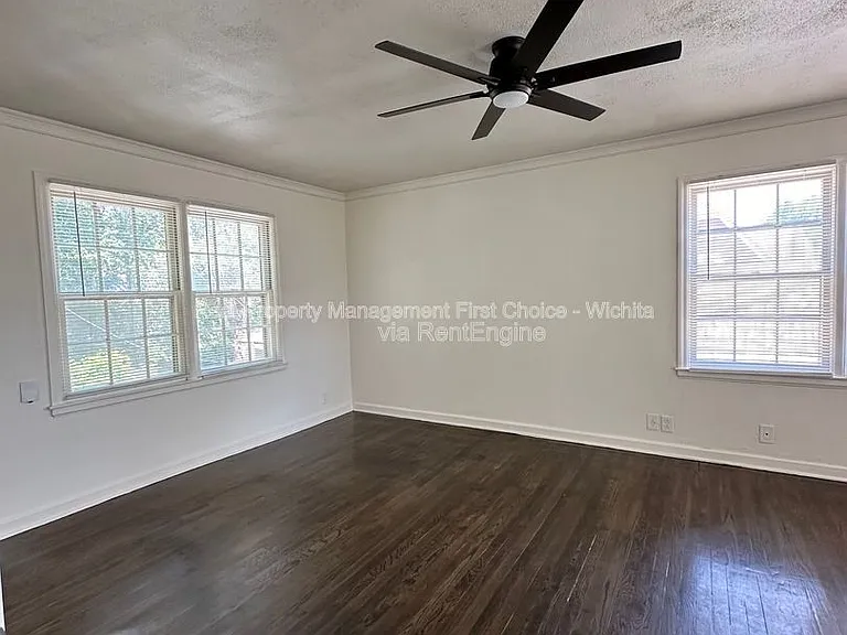 333 N Oliver St — Photo 15