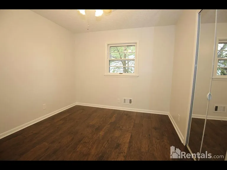 1504 Bluegrass Ave — Photo 5