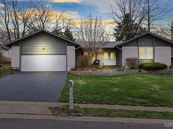 1226 Beaver Trail Dr, Saint Louis, MO 63135