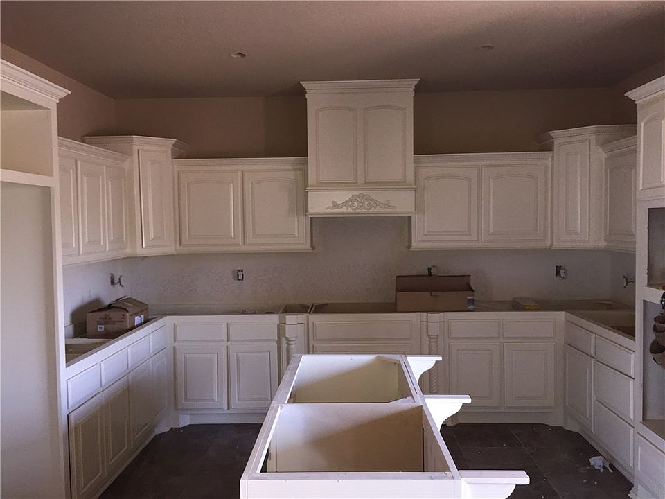 2nd image of 18 Ravenglass Ln