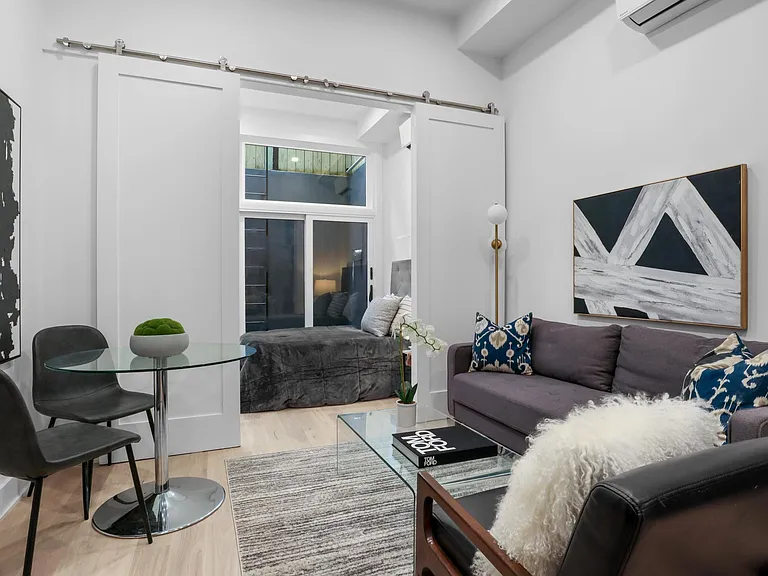1119 V St NW #2 — Photo 9