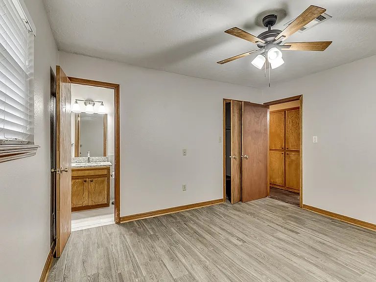 1518 E Boyd St — Photo 28