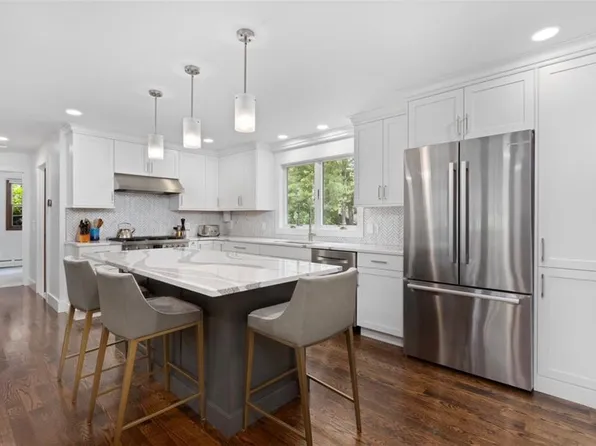 257 Shannock Rd, South Kingstown, RI 02879