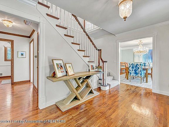 5th image of 1352 Foxcroft Rd