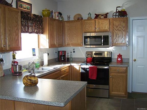 2nd image of 8121 Castle Grove Dr