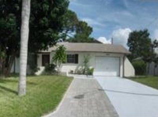 1036 Hope St, Venice, FL 34285
