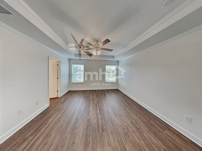 1018 Walden Pond Dr — Photo 15