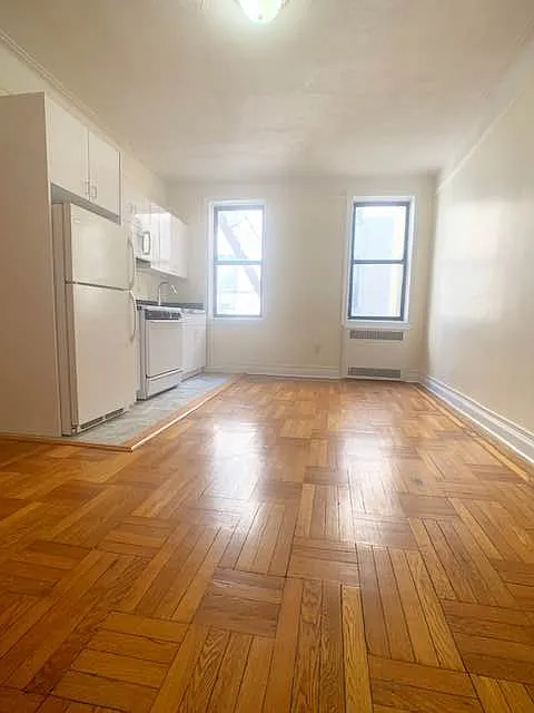 111 E 21st St #45