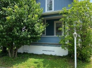 1121 N Main St, Uhrichsville, OH 44683