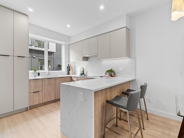 7161 17th Ave #205, Burnaby, BC V3N 0K1