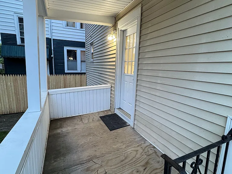 27 Jr Ave #LOWER — Photo 14