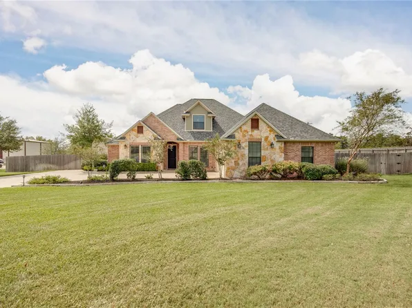 5700 Easterling Dr, Bryan, TX 77808