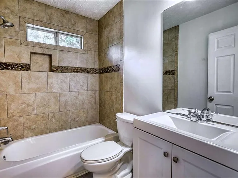 2119 Briar Glen Ln SW — Photo 22