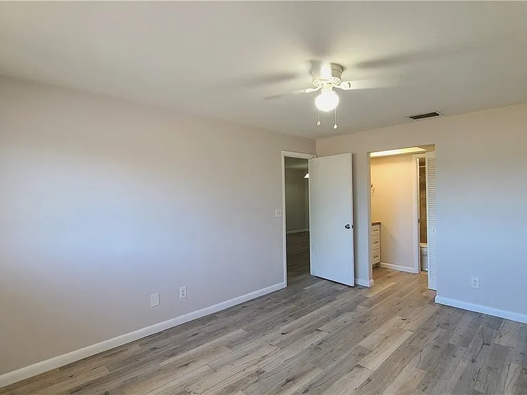 930 SW 47th Ter #5 — Photo 12