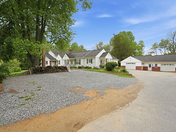 4th image of 2400 Liberty Rd