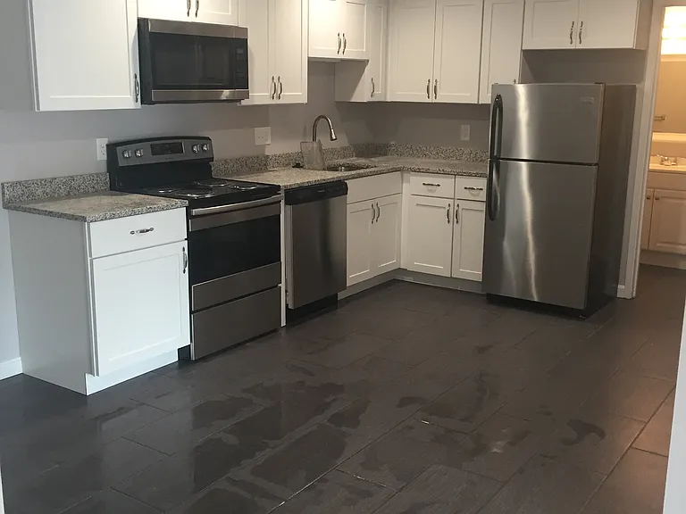 2 Pineland Avenue — Photo 36