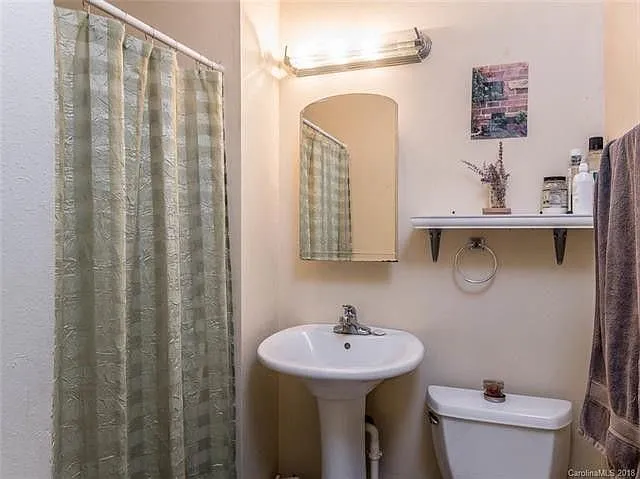 40 Lake Ave #B — Photo 2